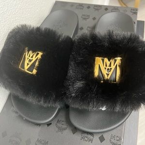 New MCM Slides Black
